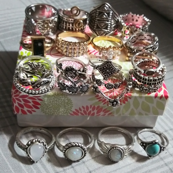 Jewelry - Bundle of 26 costume jewelry rings